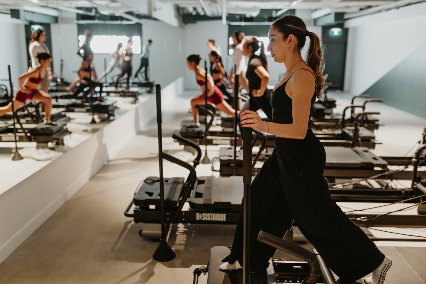Une classe coachée qui enchaîne des fentes sur le Xformer